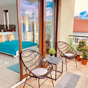 Sunny Deluxe Apt. & Terrace Appartement
