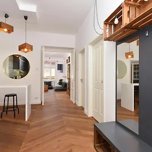 Daylight Apartment, The Location Appartamento