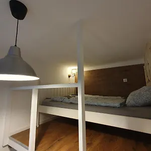 Cozy With Air Condition After Renovation Appartamento